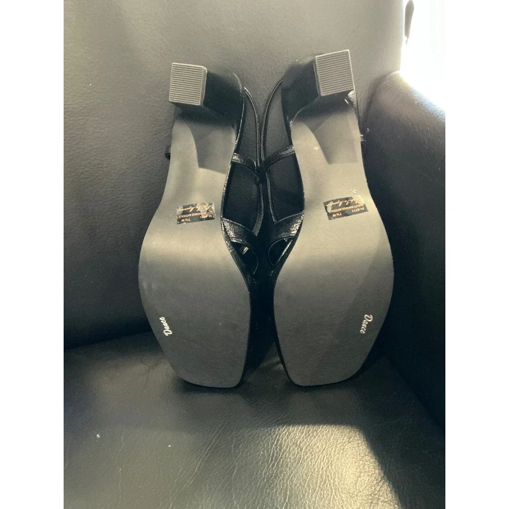 Easy Street Valorie Sandals Womens 7.5W Black‎ Crinkled Strappy Heels